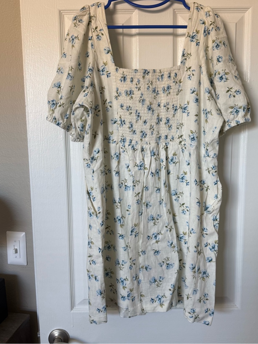 Old Navy Cream Smocked Top with Blue Floral Print - Picture 4 of 5